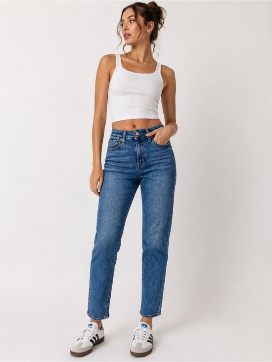 Old Navy Denim - Old Navy O.G. Straight Jeans Size
2 Medium Wash High Rise
Straight Leg Stretch
